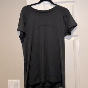 Swiftly Tech Short-Sleeve Shirt